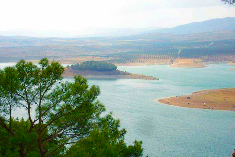 بحيرة ميدانكي