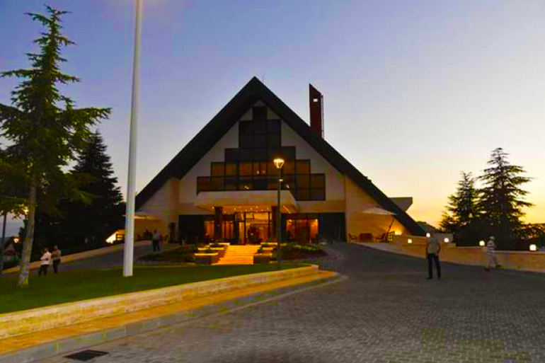 منتجع مشتى الحلو​